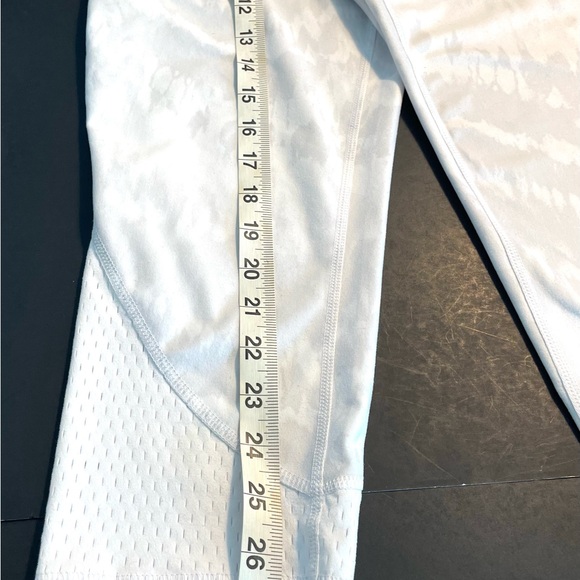DSG white Leggins cropped, size medium - Picture 8 of 9